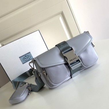 Borsa Prada Pocket in nylon e pelle spazzolata