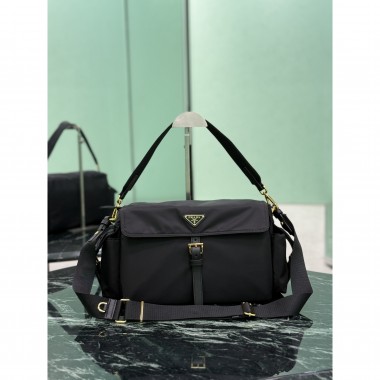 Borsa Prada Explore large in Re-Nylon con pattina-Black