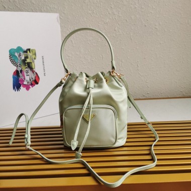 Borsa a spalla Prada Duet in Re-Nylon