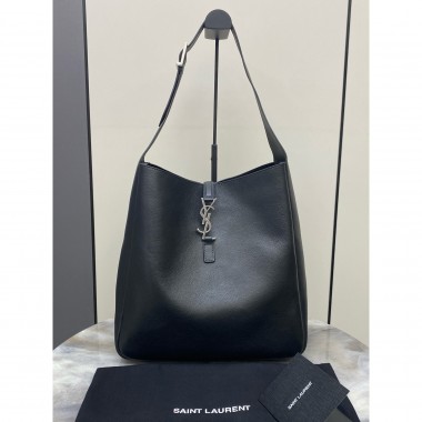 Saint Laurent LE 5 À 7 Supple Large in grained leather - Black