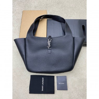 Le 5 à 7 BEA in pelle martellata