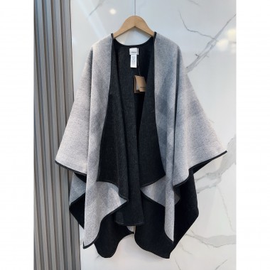 Burberry Check Wool Cape 