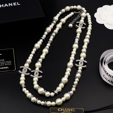 Chanel pearl necklace 