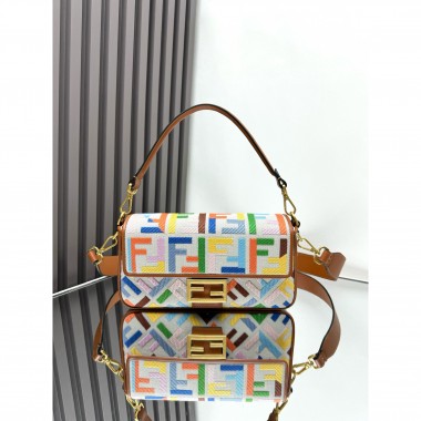 Borsa Fendi Classic Baguette