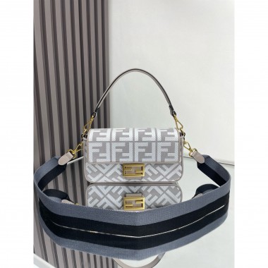 Borsa Fendi Classic Baguette
