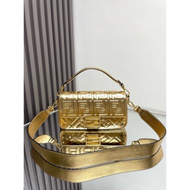 Borsa in pelle Fendi Gold Medium Bagutte