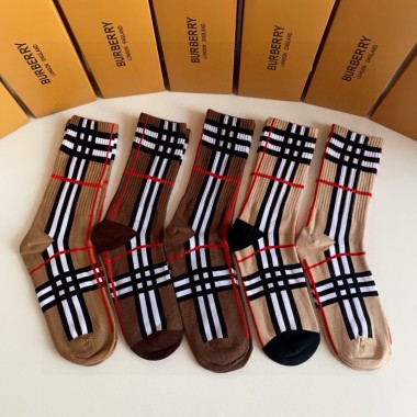 Burberry socks ( 5 pairs)