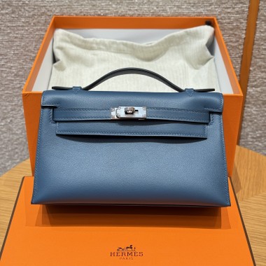 Hermes Kelly Pochette in Swift Leather-Blue de presse