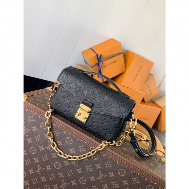 M46595 Pochette Métis East West