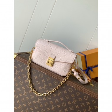 M47045 Pochette Métis East West