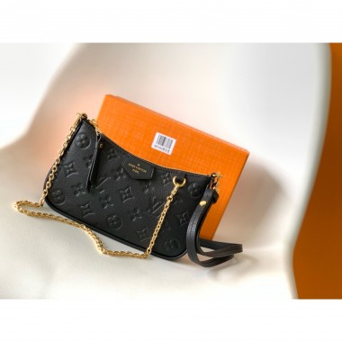 M80349 Easy Pouch On Strap