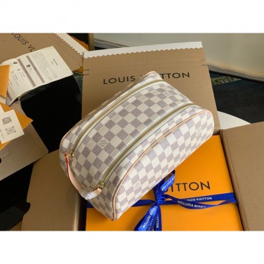 N41420    TOILETRY KIT