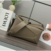 Loewe Medium Puzzle in Grained Calfskin 