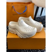  LV shark Clog   , Size 39-45