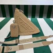 Borsa Prada Triangle in rafia