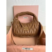 Miu Miu Wander matelassé nappa leather hobo bag-Caramel