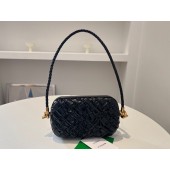 Bottega Veneta Knot Clutch On Strap 