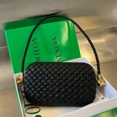 Bottega Veneta Knot Clutch On Strap 