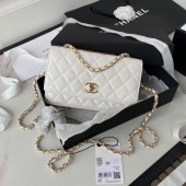 Chanel pochette con catena