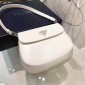 Borsa a spalla Prada Cleo in pelle spazzolata con pattina