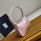 Mini borsa Prada Re-Edition 2005 in Re-Nylon