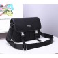 Prada Borsa con Tracolla in Nylon e Saffiano