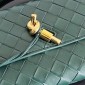Bottega Veneta Andiamo Clutch-Emeral Green