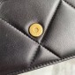 Chanel pelle 19  Pochette con catena  