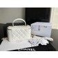 Chanel cosmetic Bag in pelle 